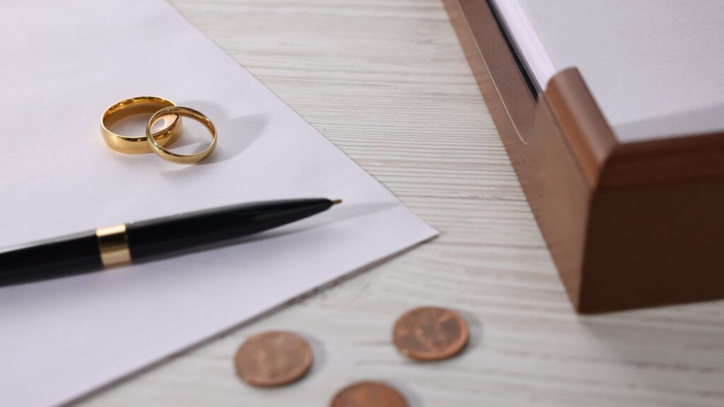 What A DeKalb County Spousal Support Attorney Reviews Before Alimony Is Requested in Georgia